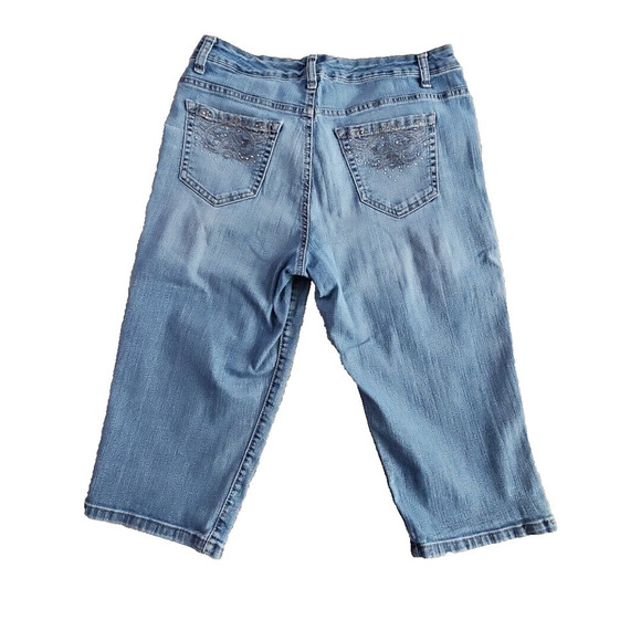 BandolinoBlu Jeans Women's Size 8 Denim Medium Wash Capri Embellished Pockets - Picture 3 of 15